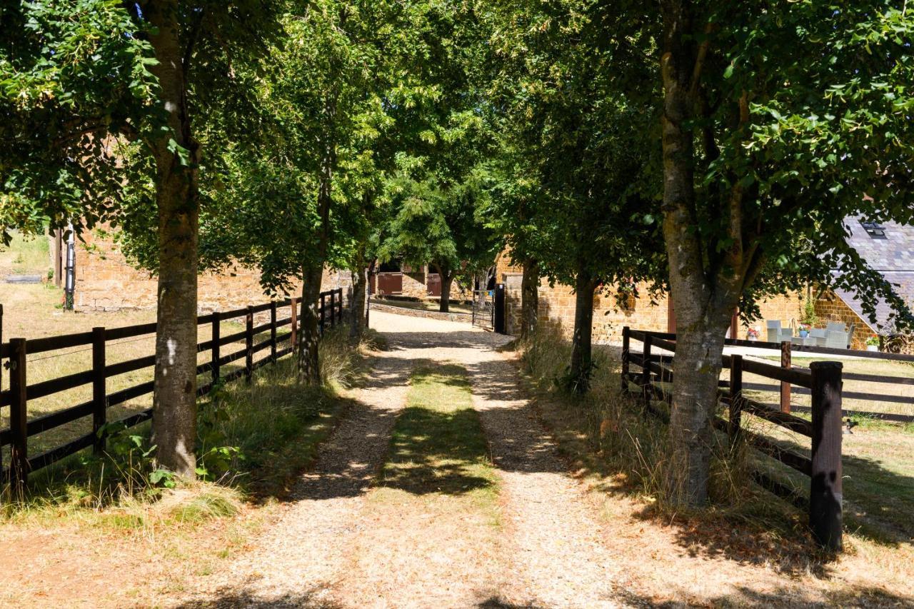 The Barn @ Laurel Farm Villa Shotteswell Bagian luar foto